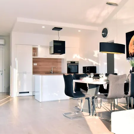 Holiday Zoran By Interhome Holiday home Makarska