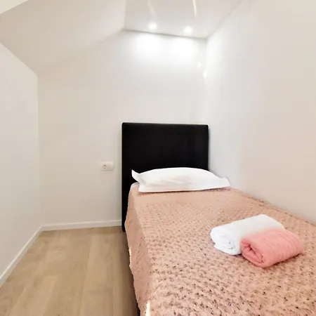 Holiday Zoran By Interhome Holiday home Makarska
